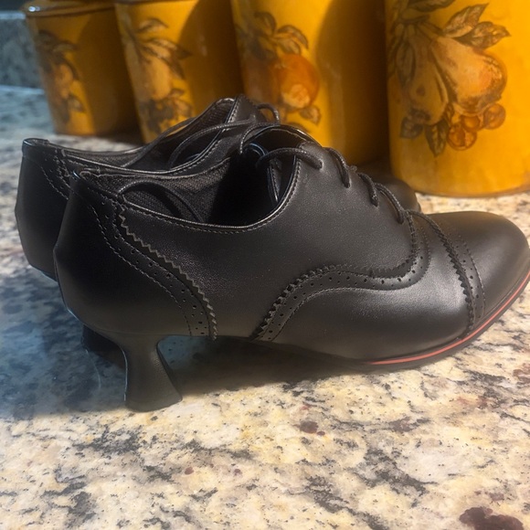 OXFORD🐝VICTORIAN STYLE KITTEN HEEL - Picture 9 of 12